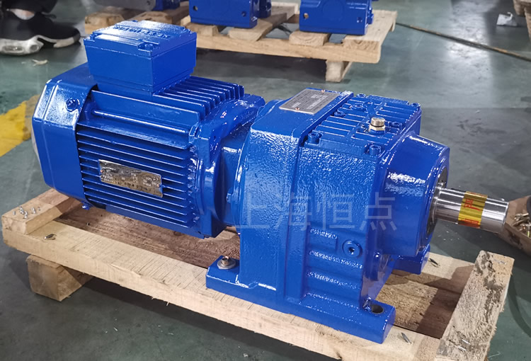 R47系列減速機配電機，藍色油漆實物照片