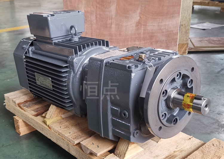 RF47系列減速機配直聯電機，立式安裝 輸出法蘭+軸 實物圖