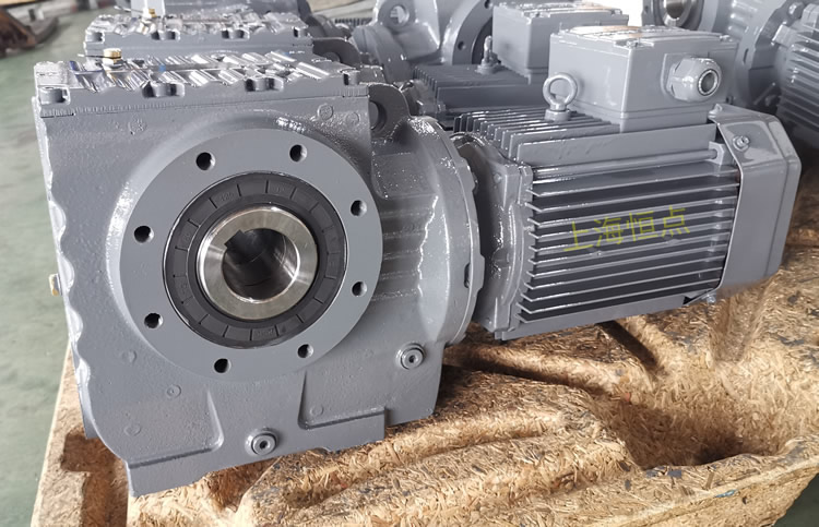 SA77系列減速機輸入配電機，輸出通孔，常用件實物圖